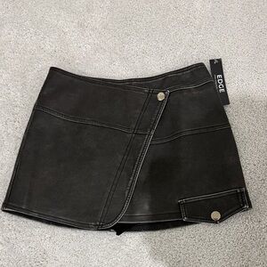 French Kyss Black Mini Skort